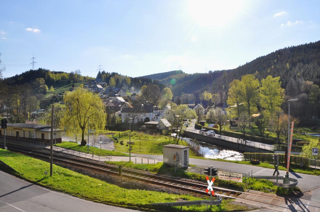 沃尔德弗雷德弗莱尔酒店 Oberweißbach 外观 照片